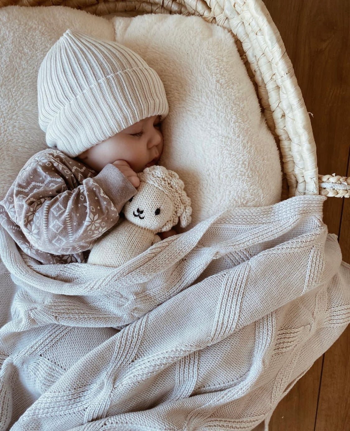 Termoregolazione del Neonato: Guida Completa a Pro e Contro, Consigli per la Vita Quotidiana e Come Affrontare l'Inverno