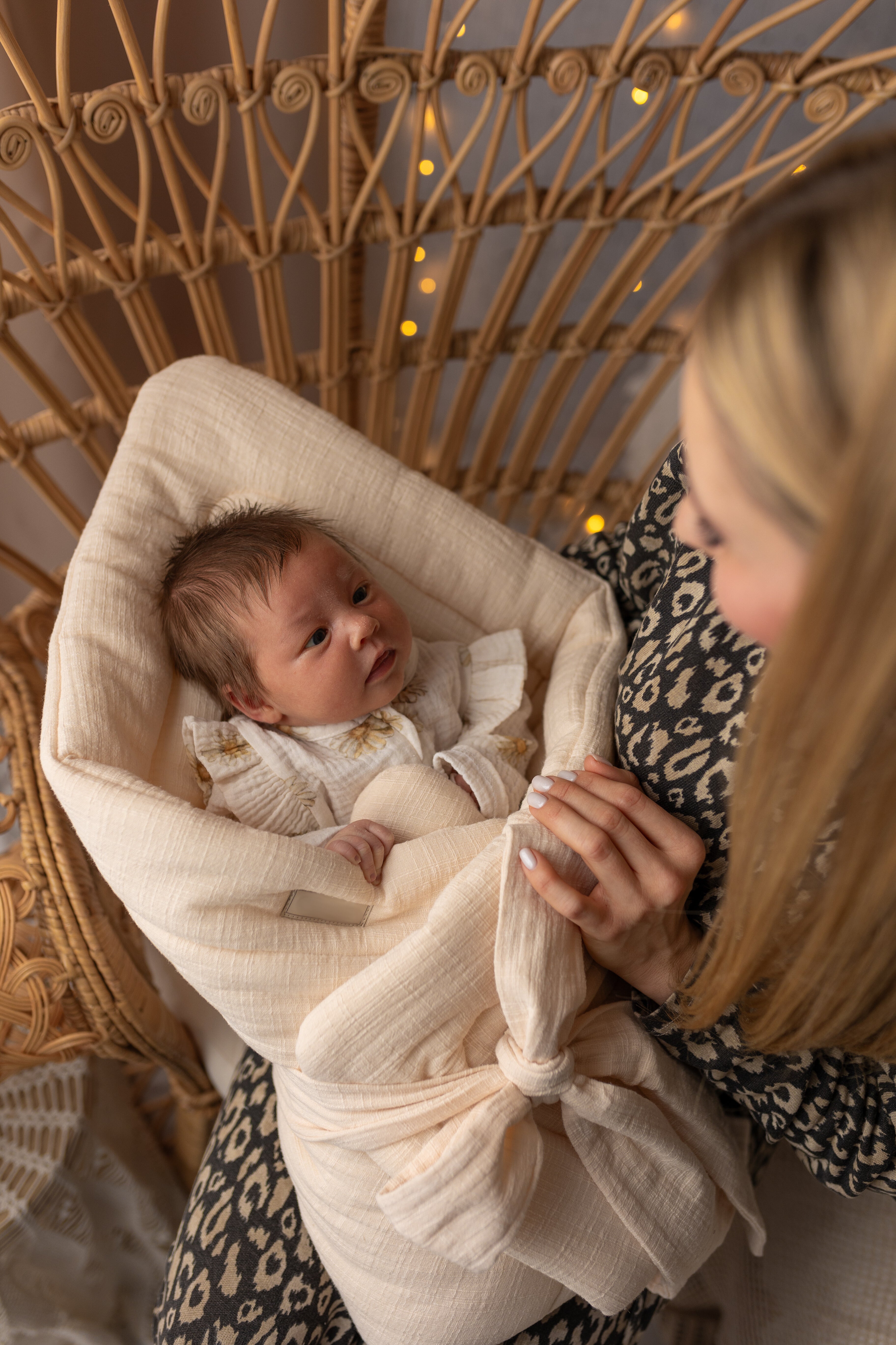 RIDUTTORE PER LETTINO / NIDO NEONATO IN MUSSOLA + SACCO NANNA AVVOLGENTE