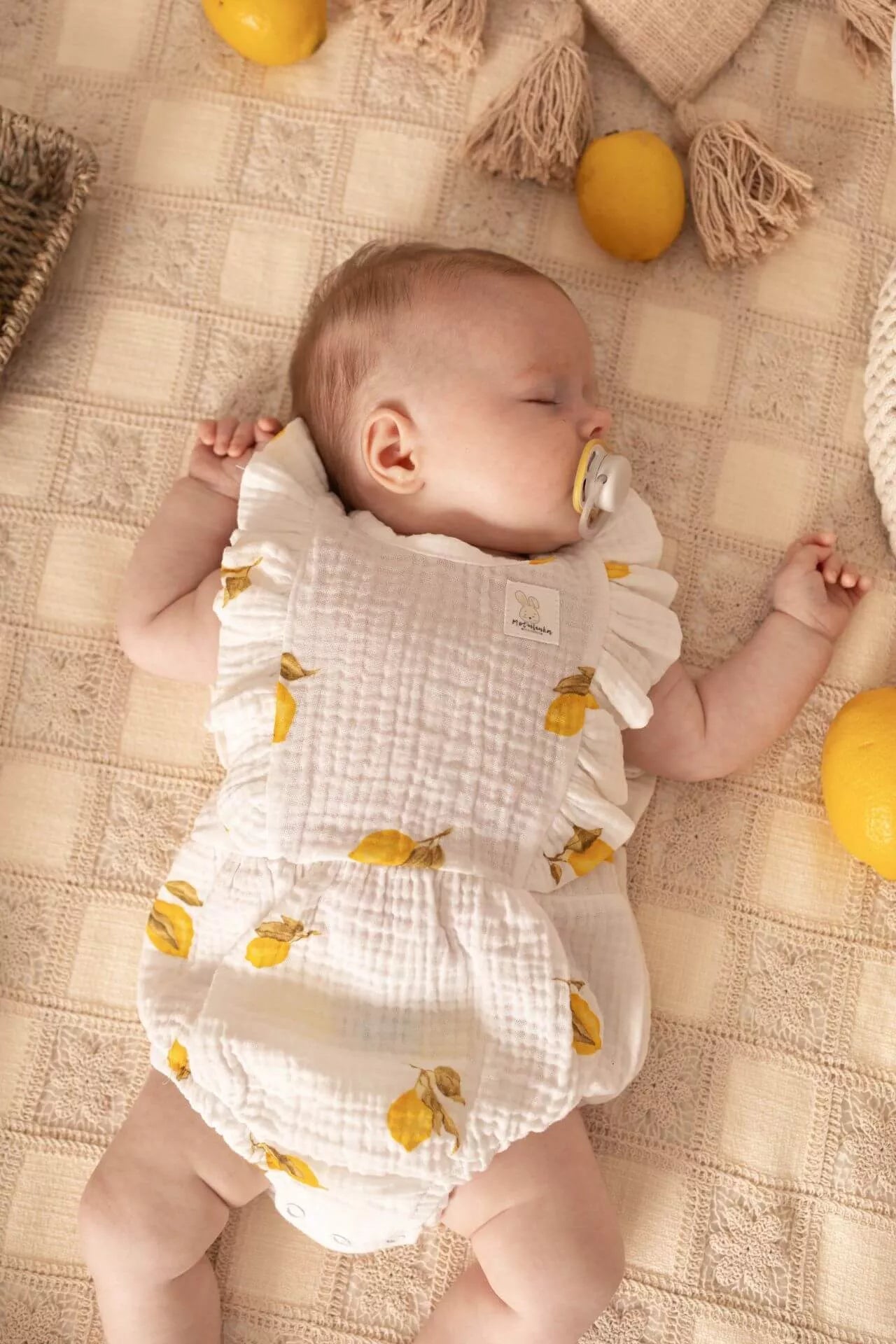 Tutina estiva in mussola frutti del sole - limoni, con volant 62 cm