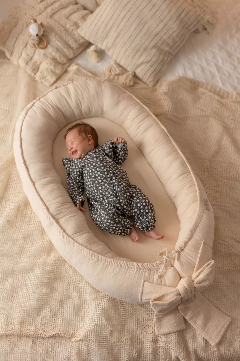 RIDUTTORE PER LETTINO / NIDO NEONATO IN MUSSOLA + SACCO NANNA AVVOLGENTE