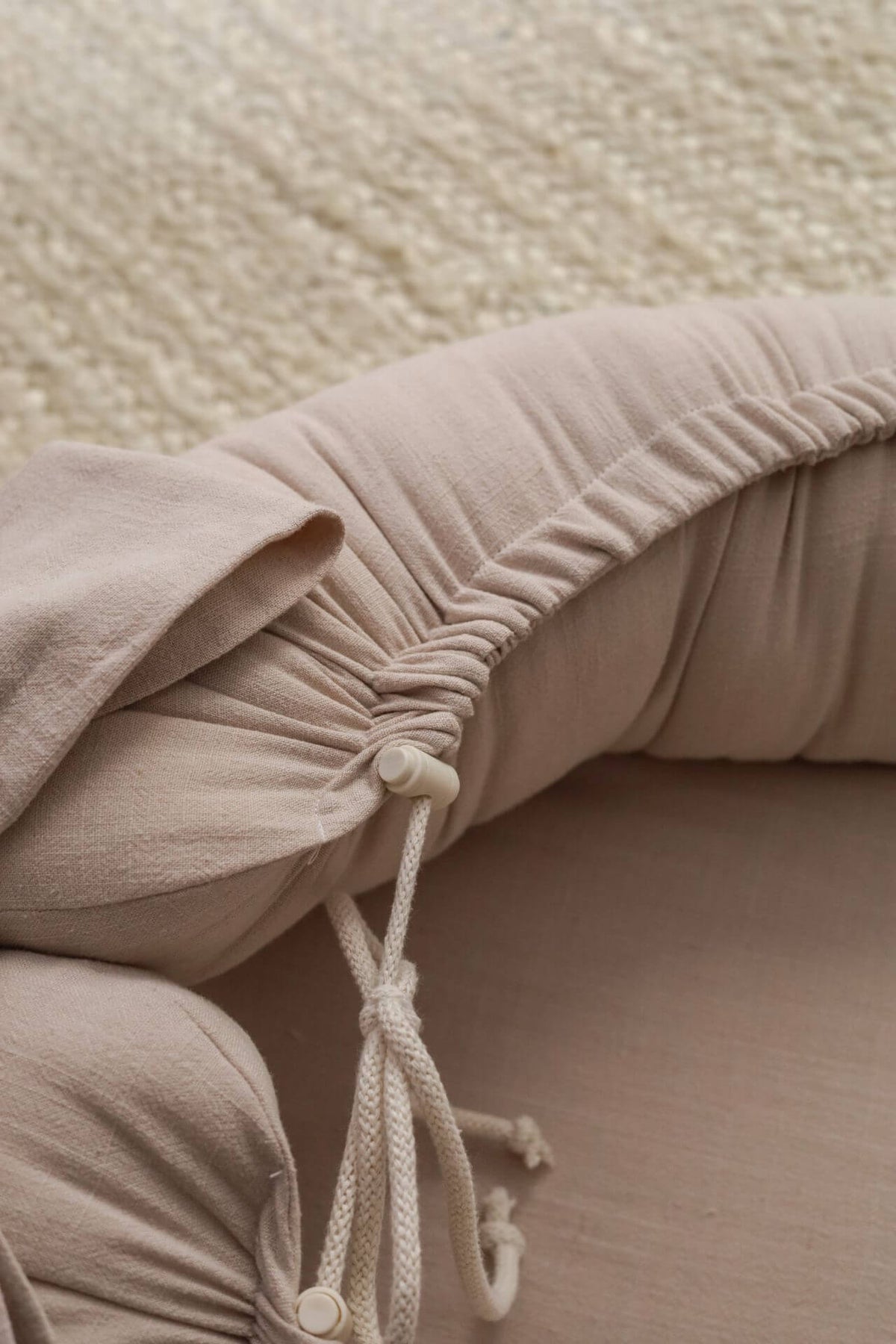 Dettaglio riduttore Premium Beige Sabbia in lino ammorbidito e viscosa
