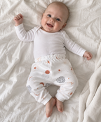Neonato con pantalone Sky Stars in 100% cotone organico
