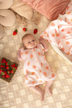 Tutina estiva in mussola frutti del sole - fragole, con volant 62 cm