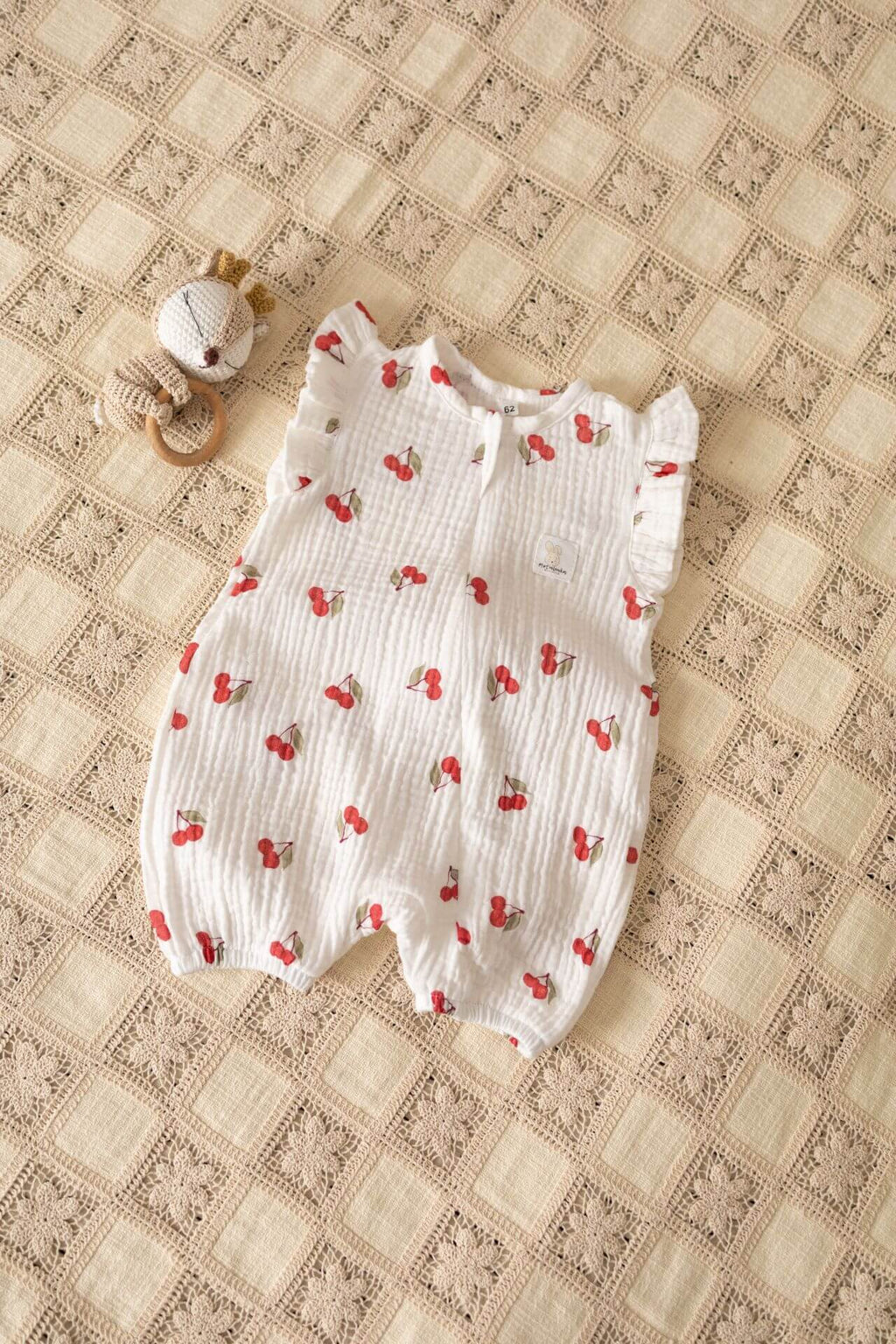 Tutina estiva in mussola frutti del sole - ciliegie,con volant 74 cm