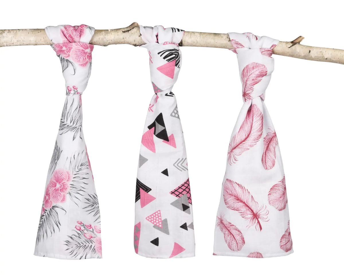 Dettaglio set panni neonato in mussola di cotone Bianco Rosa